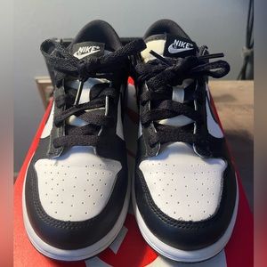PANDA DUNK LOW BLACK WHITE